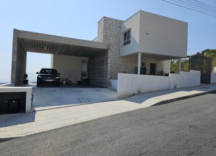 Villa for 850 000 euro in Paphos, Cyprus