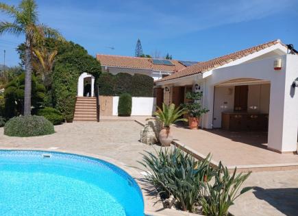 Villa for 1 700 000 euro in Limassol, Cyprus