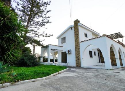 Villa para 620 000 euro en Lárnaca, Chipre