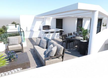 Penthouse for 600 000 euro in Larnaca, Cyprus