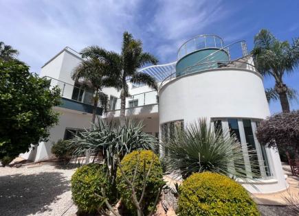 Villa for 1 700 000 euro in Limassol, Cyprus