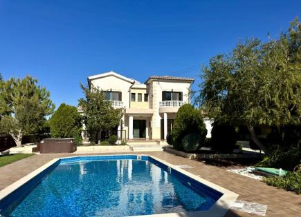 Villa for 1 200 000 euro in Paphos, Cyprus
