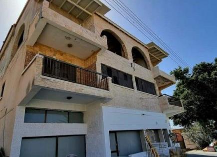 Propiedad comercial para 740 000 euro en Pafos, Chipre