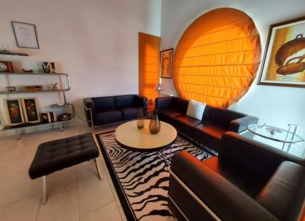 Townhouse for 700 000 euro in Larnaca, Cyprus