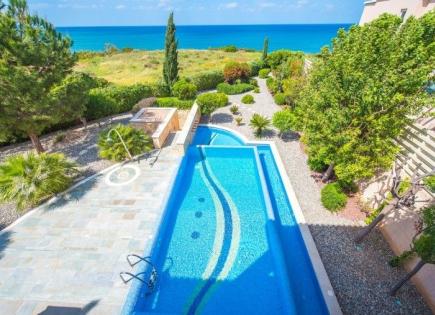 Villa for 2 300 000 euro in Paphos, Cyprus