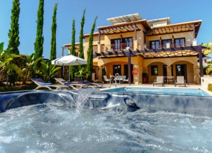 Villa for 1 300 000 euro in Paphos, Cyprus