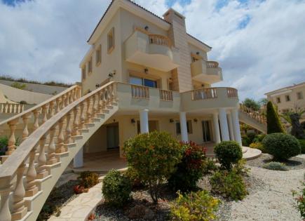 Villa for 1 200 000 euro in Paphos, Cyprus
