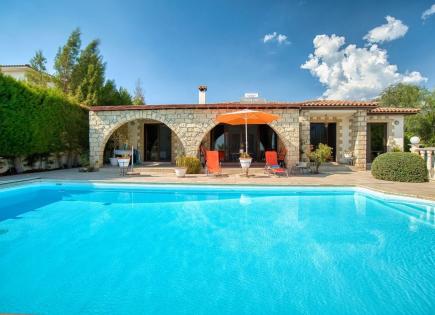 Bungalow for 950 000 euro in Paphos, Cyprus