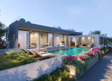 Bungalow for 860 000 euro in Paphos, Cyprus