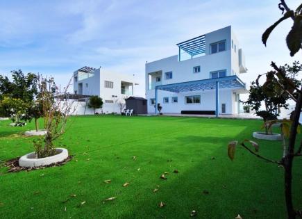 Villa para 980 000 euro en Lárnaca, Chipre