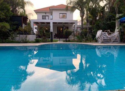 Villa für 695 000 euro in Larnaka, Zypern