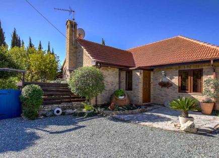 Bungalow for 350 000 euro in Limassol, Cyprus