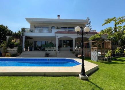 Villa for 2 700 000 euro in Limassol, Cyprus