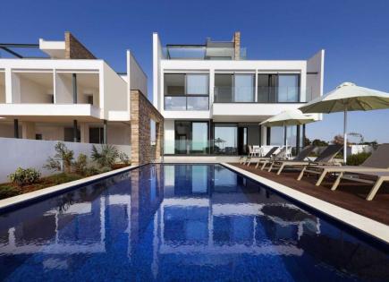 Villa for 1 900 000 euro in Protaras, Cyprus
