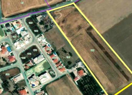 Land for 1 400 000 euro in Larnaca, Cyprus