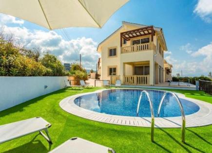Proprietà commerciale per 3 400 000 euro a Paphos, Cipro