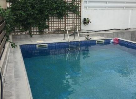 Propiedad comercial para 1 100 000 euro en Lárnaca, Chipre