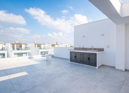Villa for 1 300 000 euro in Larnaca, Cyprus
