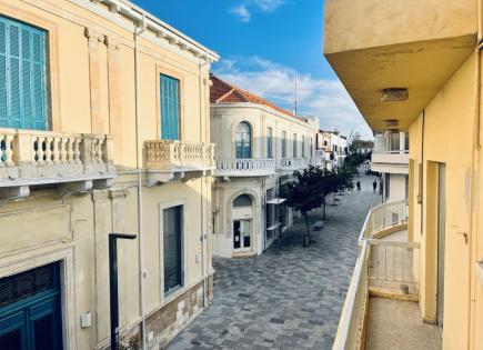 Proprietà commerciale per 1 100 000 euro a Paphos, Cipro
