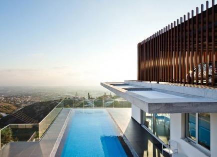 Villa for 2 600 000 euro in Paphos, Cyprus