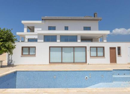 Villa for 2 350 000 euro in Paphos, Cyprus