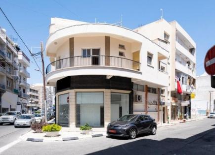 Propiedad comercial para 310 000 euro en Lárnaca, Chipre