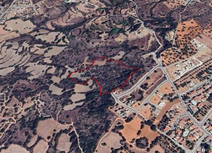 Land for 2 100 000 euro in Paphos, Cyprus