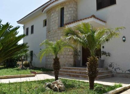 Villa for 1 300 000 euro in Limassol, Cyprus
