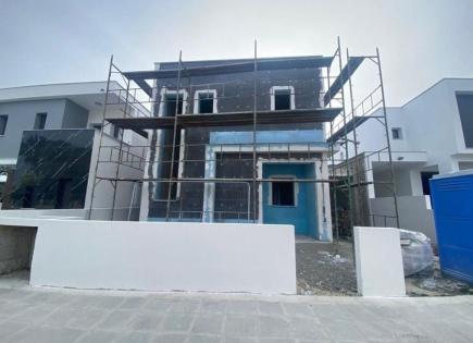 Stadthaus für 335 000 euro in Larnaka, Zypern