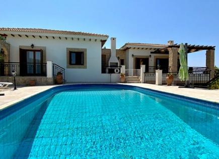 Bungalow for 1 350 000 euro in Paphos, Cyprus
