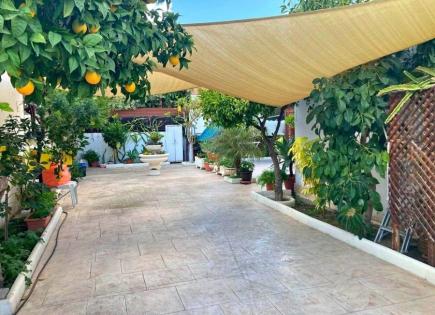 Villa for 680 000 euro in Larnaca, Cyprus