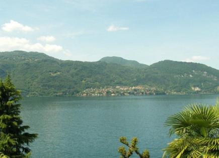 Villa for 2 150 000 euro in Lecco, Italy