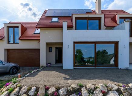 Maison pour 669 154 Euro à Badacsonytomaj, Hongrie