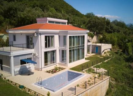 Villa for 1 500 000 euro in Kumbor, Montenegro