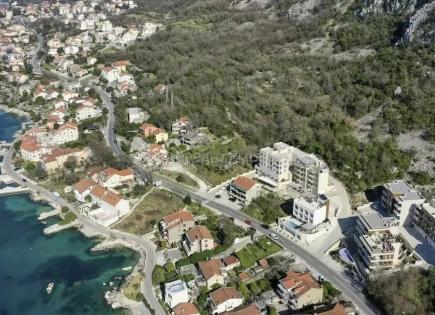 Grundstück für 790 000 euro in Dobrota, Montenegro