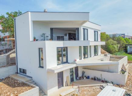 Villa for 1 150 000 euro in Crikvenica, Croatia