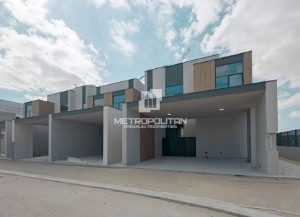 Townhouse for 702 212 euro in Dubai, UAE