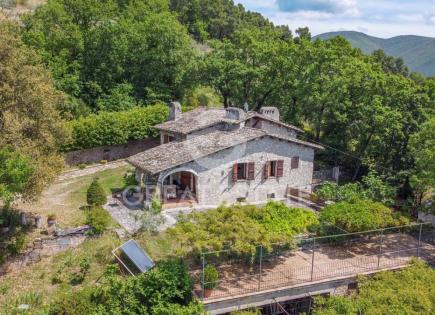 House for 550 000 euro in Campello sul Clitunno, Italy