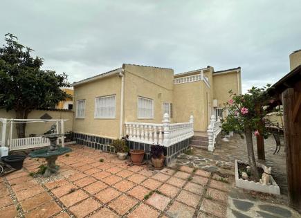 Chalet for 1 700 euro per month in Torrevieja, Spain