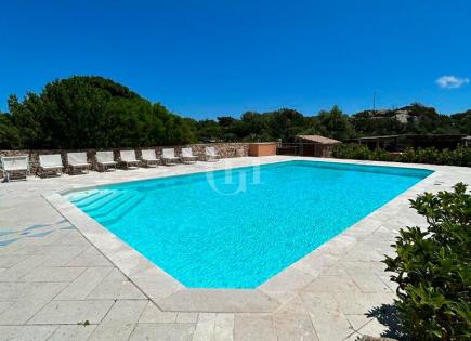 Apartment for 595 000 euro in Porto Cervo, Italy