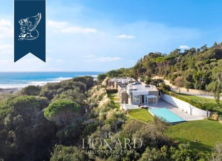 Villa in Castiglione della Pescaia, Italy (price on request)