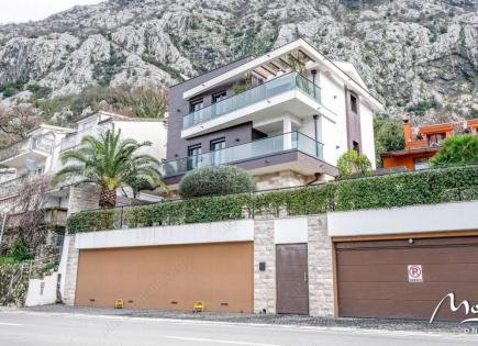 Villa for 1 200 000 euro in Kotor, Montenegro