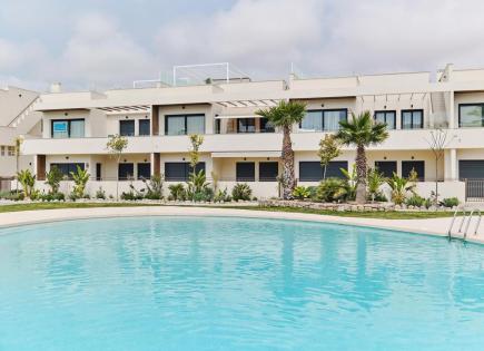 Bungalow for 360 000 euro in Torrevieja, Spain