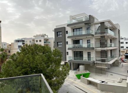 Mietshaus für 15 000 euro pro Monat in Mesa Geitonia, Zypern