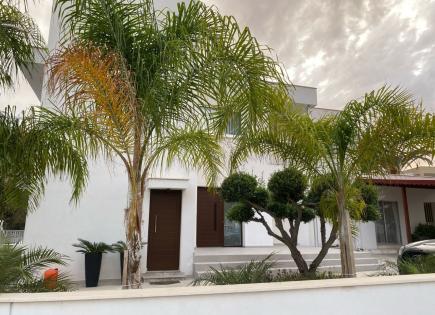 Maison pour 2 500 Euro par mois à Mouttagiaka, Chypre