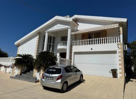 Casa para 10 000 euro por mes en Parekklisia, Chipre