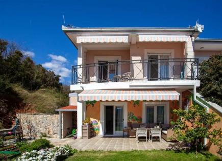 Haus für 360 000 euro in Herceg-Novi, Montenegro