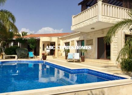 Bungalow for 850 000 euro in Paphos, Cyprus