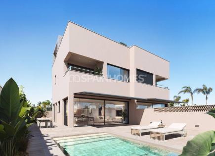 Villa for 795 000 euro in Pilar de la Horadada, Spain