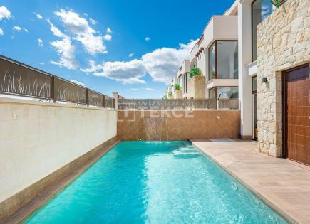 Villa for 780 000 euro in Los Montesinos, Spain